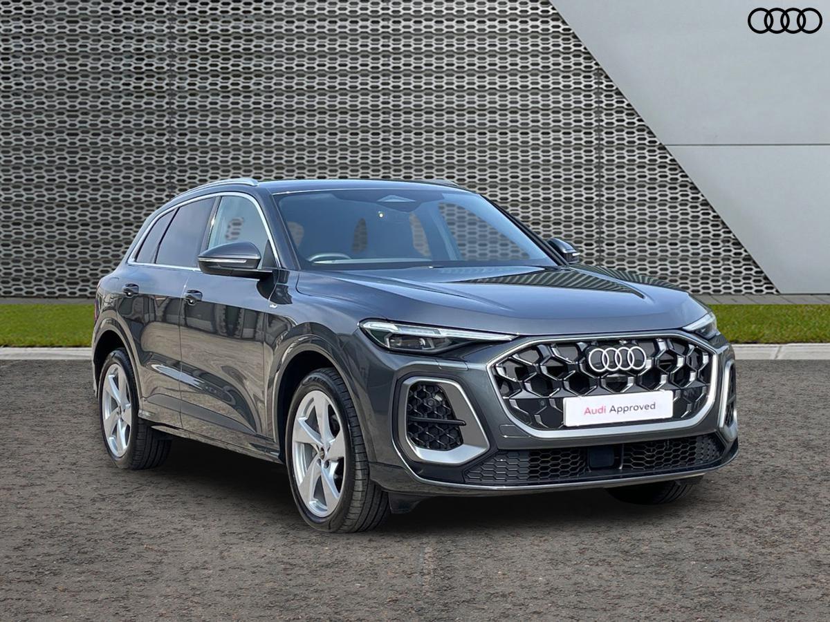 Audi Q5 listing photo