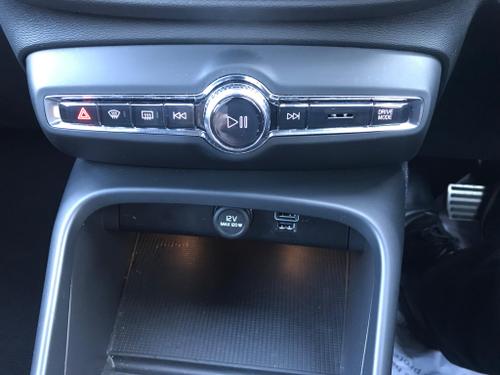 Volvo XC40 Photo at-8cce752175e64835aad0c979f204a7d5.jpg