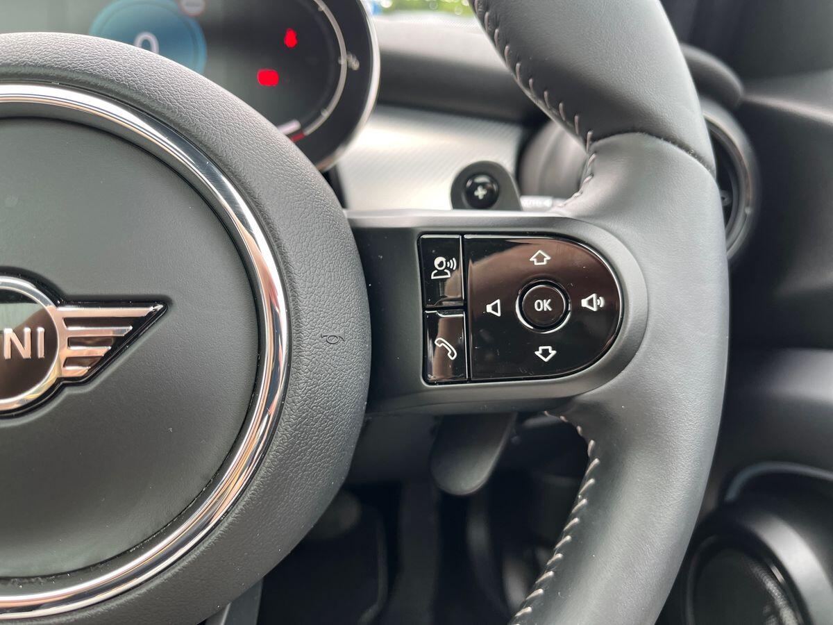 MINI Hatch Photo 16