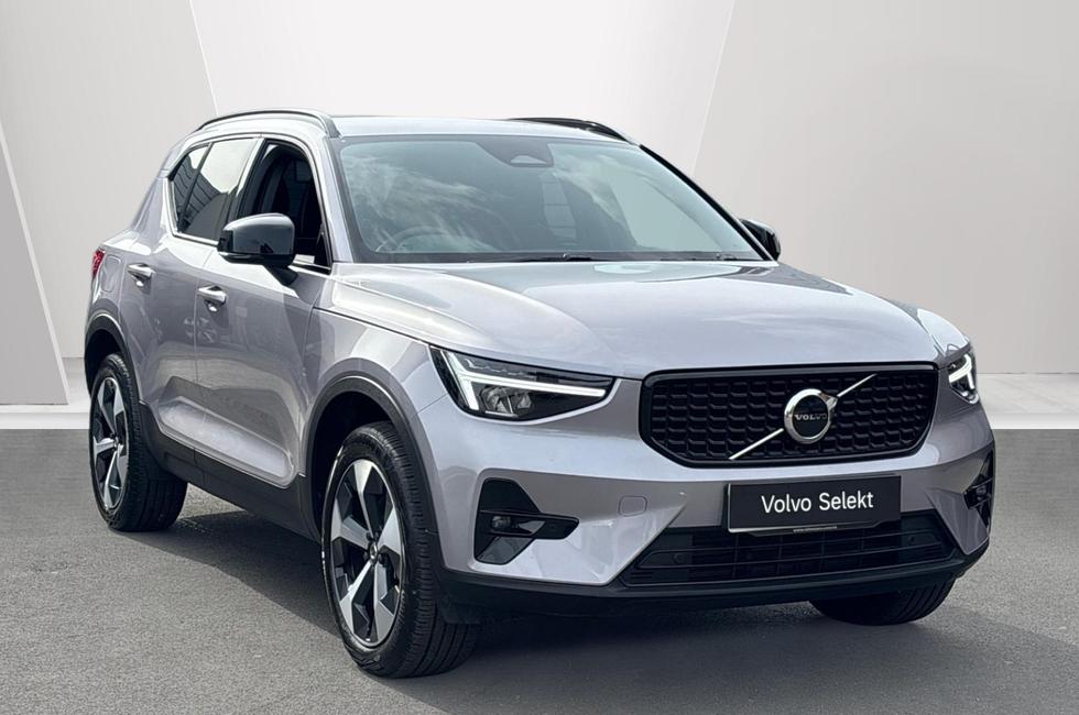 2025 Volvo XC40
