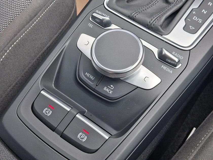 Audi Q2 Photo at-8d479a1f6fa04d6d8f841af2f8c4e631.jpg