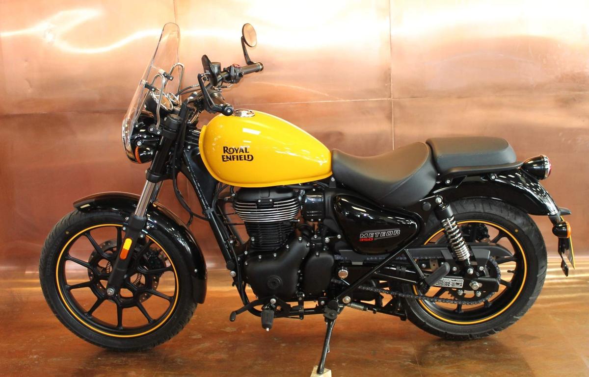 Used 2022 Royal Enfield Meteor 350 Fireball £3,699 50 miles Yellow | Balmer Lawn Group Used 2022 Royal Enfield Meteor 350 Fireball £3,699 50 miles Yellow | Balmer Lawn Group