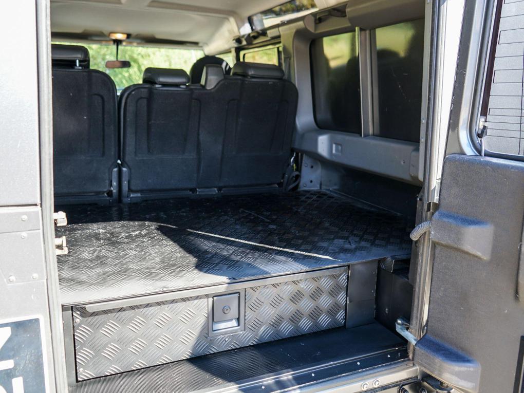 Used Land Rover Defender 110 AYZ2301 19