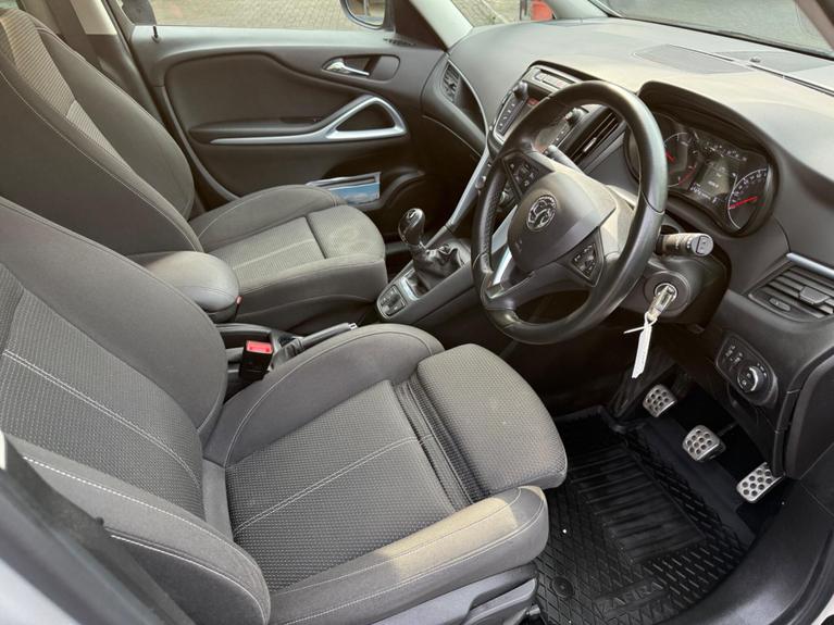 Used Vauxhall Zafira Tourer VN66YOP 11