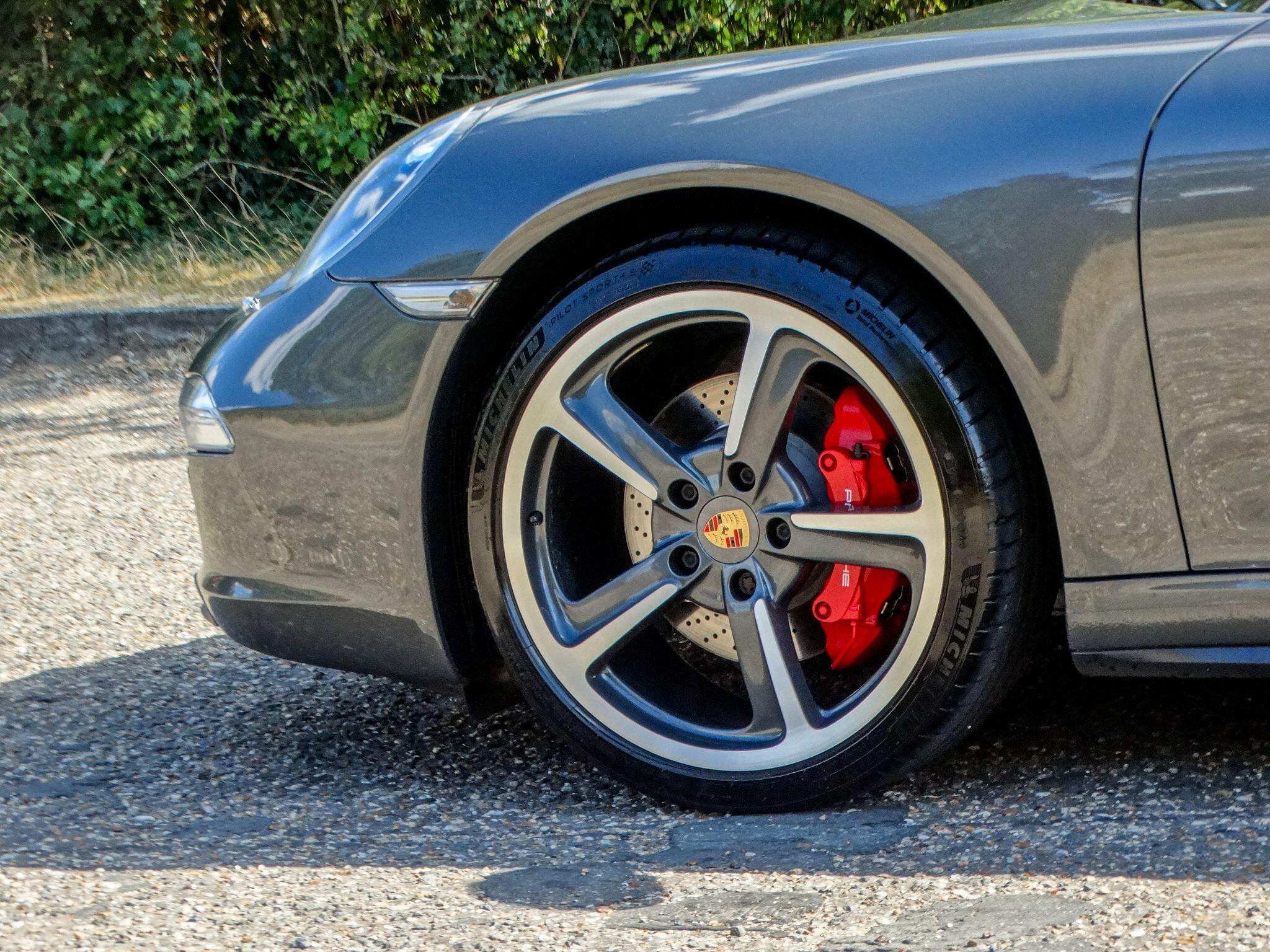 Porsche 911 3.8 991 Carrera 4S PDK 4WD Euro 5 (s/s) 2dr — photo 5
