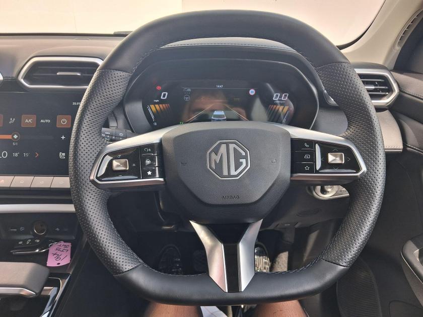 MG MG ZS Photo at-8e01304cf0a6428e986dca1fdcfa20a2.jpg