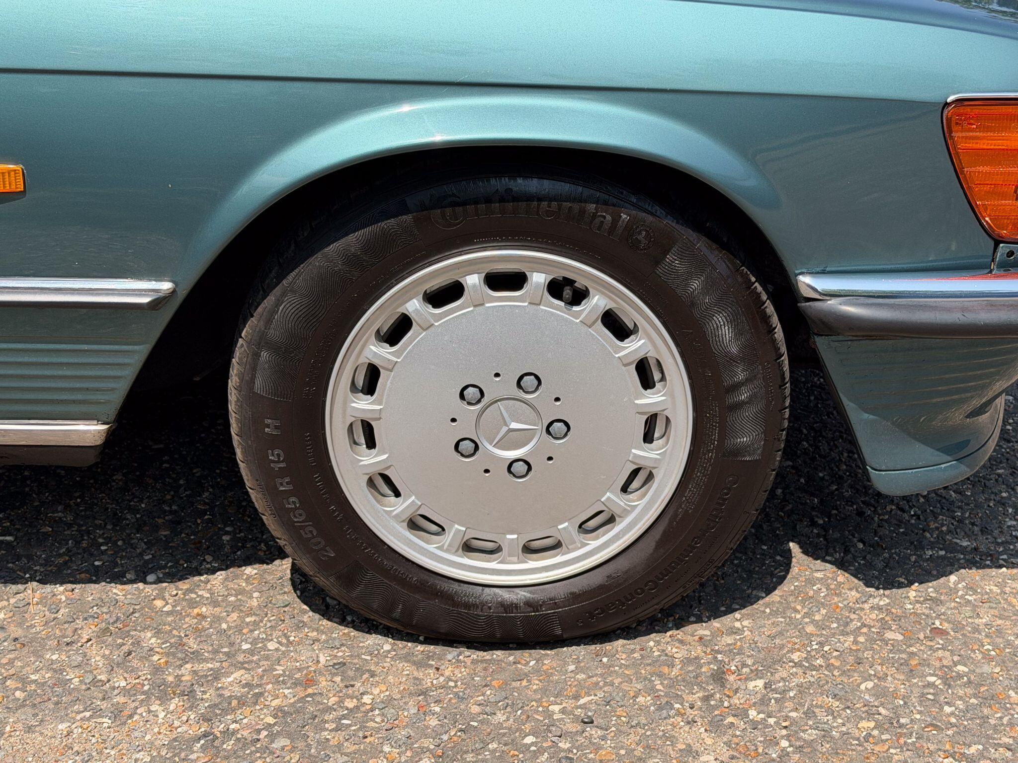 Mercedes-Benz 380 3.8 SL 2dr — photo 5