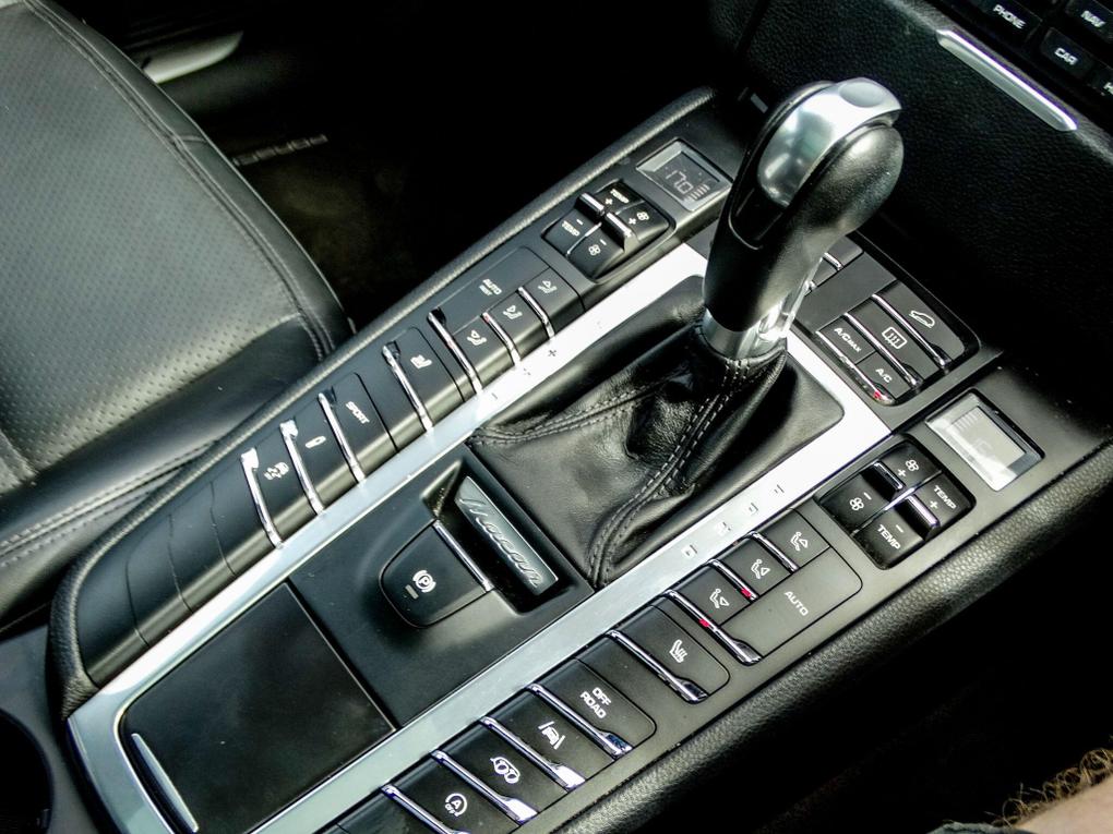 Used Porsche Macan RJ17MJF 23