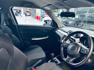 Suzuki Swift Photo 29