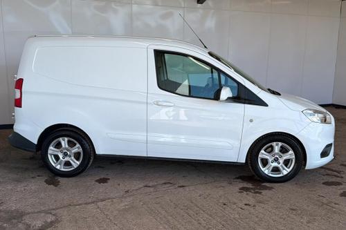 Ford TRANSIT COURIER Photo at-8e83c1c1c19a46f39f18a3509cb49bb9.jpg