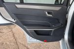 Mercedes-Benz E-CLASS Photo 17