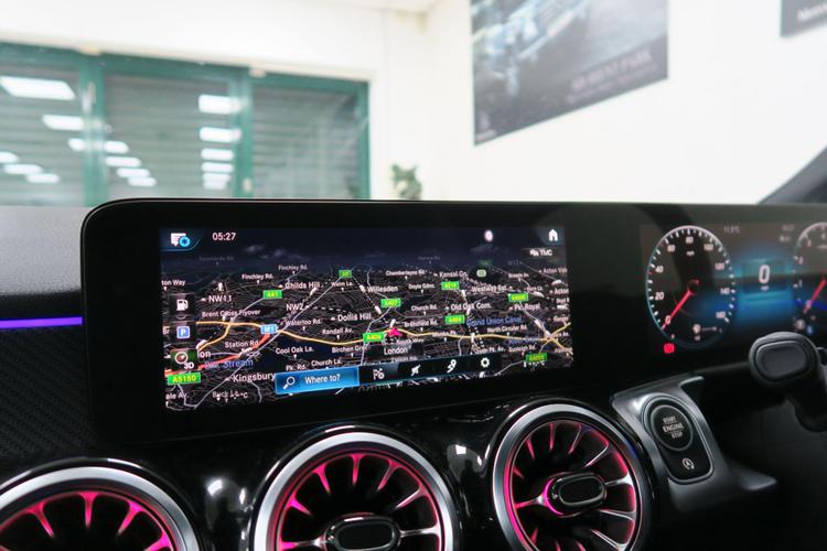 Used Mercedes-Benz GLB HK23YEL 15