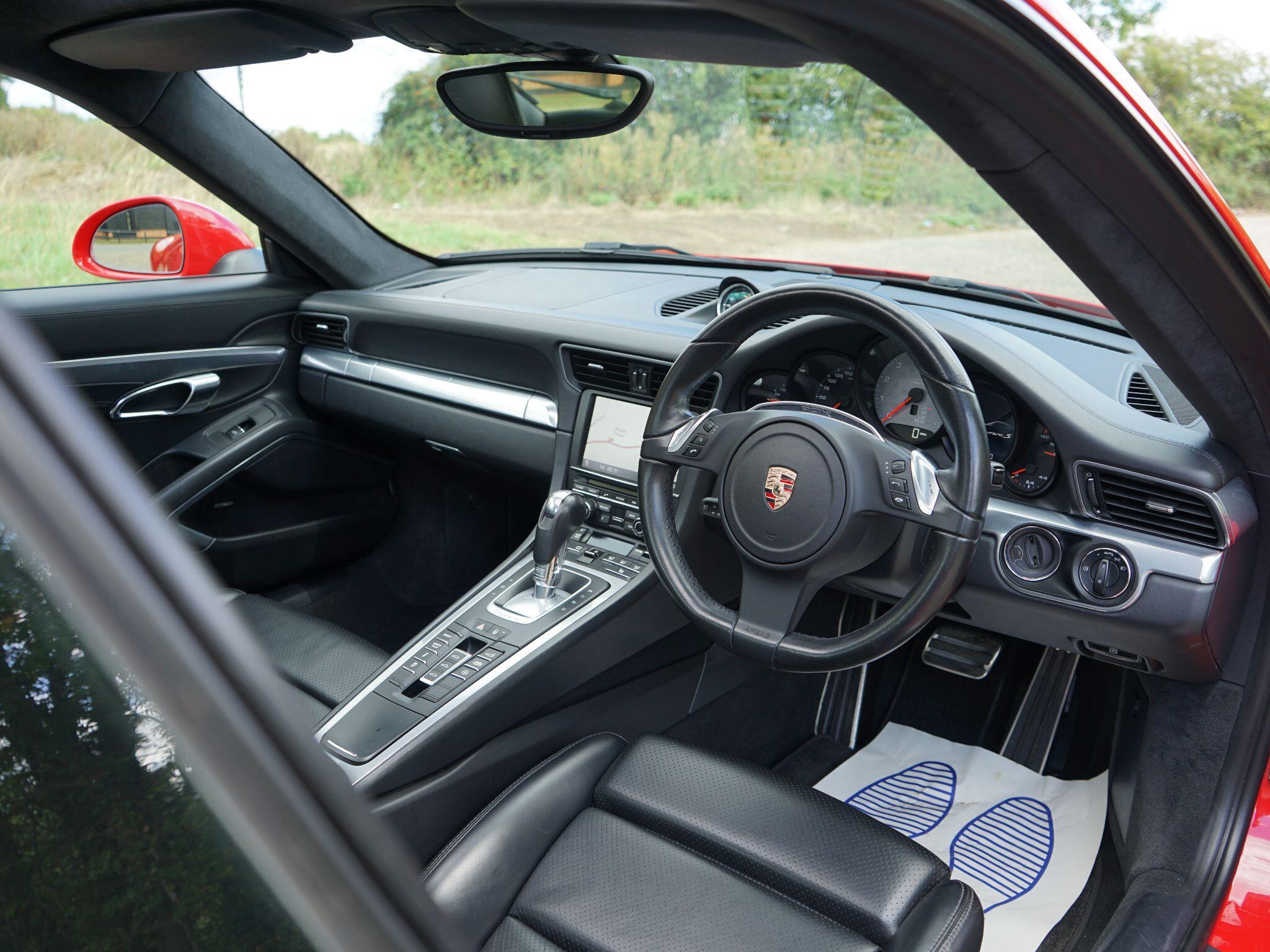 Porsche 911 3.8 991 Carrera S PDK Euro 5 (s/s) 2dr — photo 23