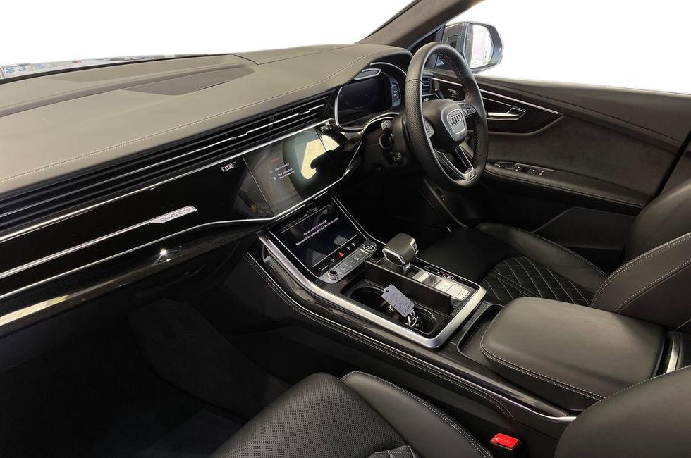 Audi Q8 Photo at-8f1061d4a094432496194a19f5f7022b.jpg