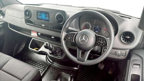 Mercedes-Benz Sprinter Photo at-8f266fec83e44a478b35e2bf23533f17.jpg