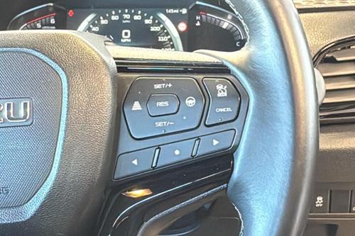 Isuzu D-MAX Photo at-8f61615f06114206ac265cb6f73524ba.jpg