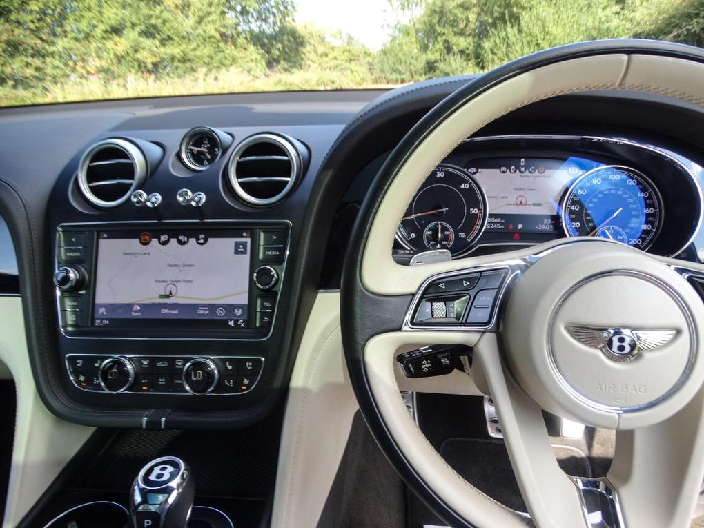 Used Bentley Bentayga Y123CTS 8