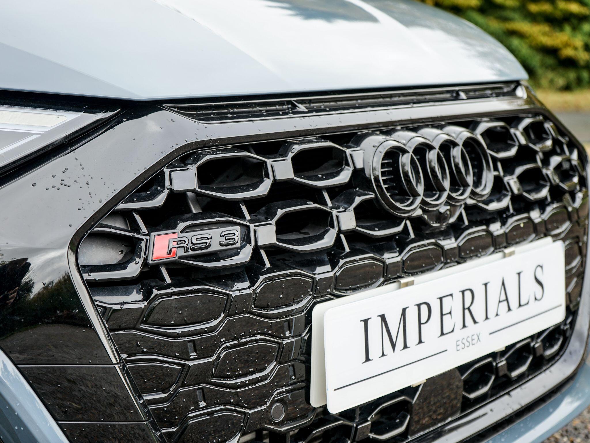 Audi RS3 2.5 TFSI Vorsprung Sportback S Tronic quattro Euro 6 (s/s) 5dr — photo 9