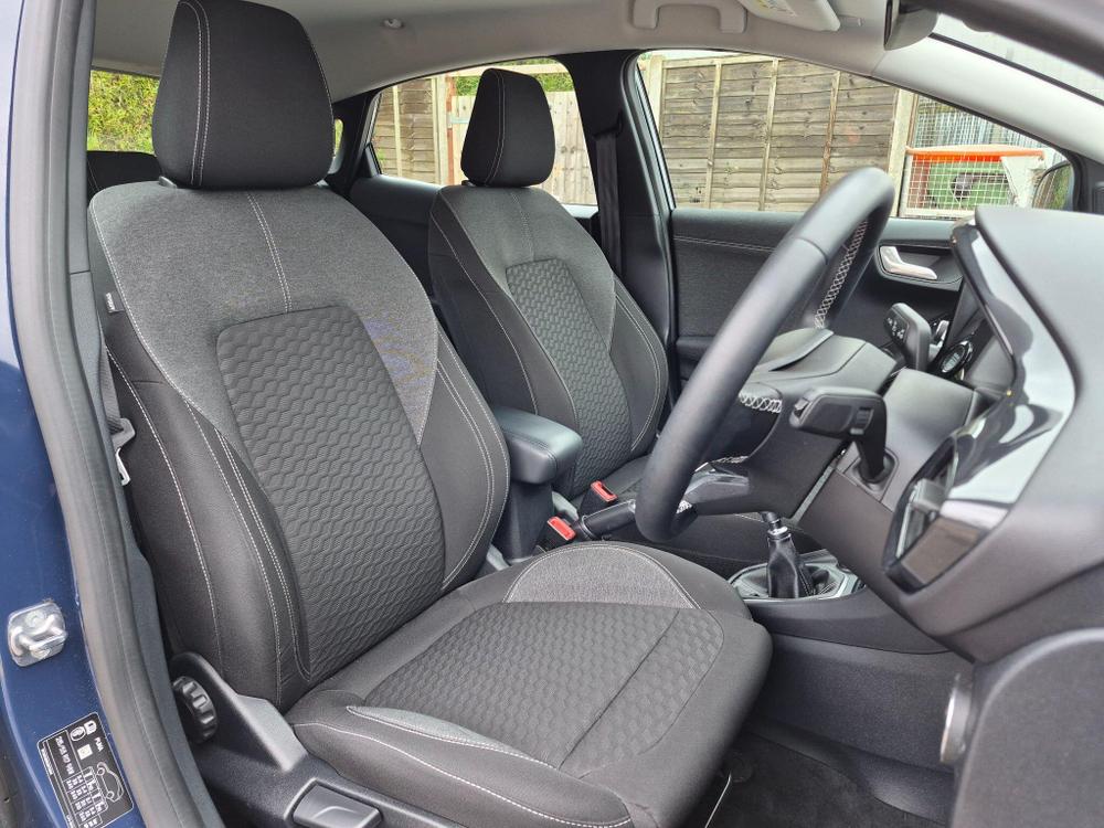 Ford Puma Photo at-8fa0fbb6ed524b9eb2350d83a3b19981.jpg