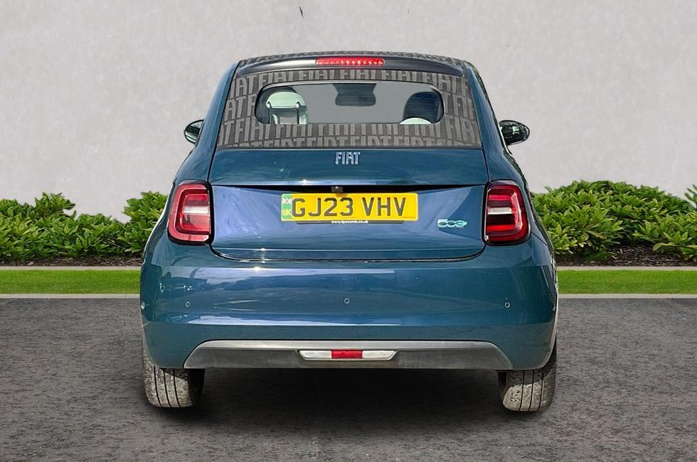 Fiat 500e C Photo at-8fa60d915fa346e6a6e68b89e2dccc8f.jpg