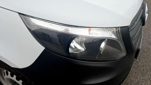 Mercedes-Benz Vito Photo at-8fb5e530e08b43bdb79f99f57cc5c19d.jpg