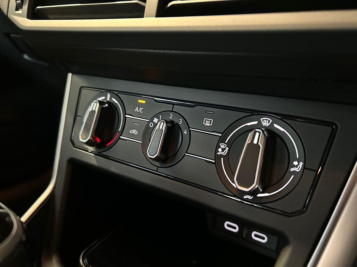 Volkswagen Polo Photo at-8ff7bc26c5824d9c8926896996312bc0.jpg