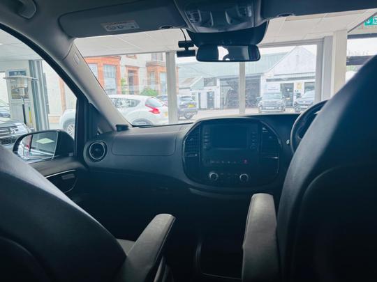 Mercedes-Benz Vito Photo at-900d5c80186b4ea19c5d9346da2b56e5.jpg
