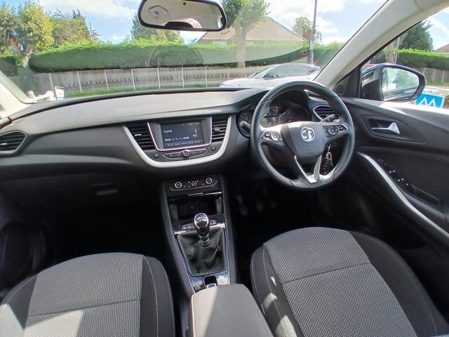 Used Vauxhall Grandland X FG68HHR 13