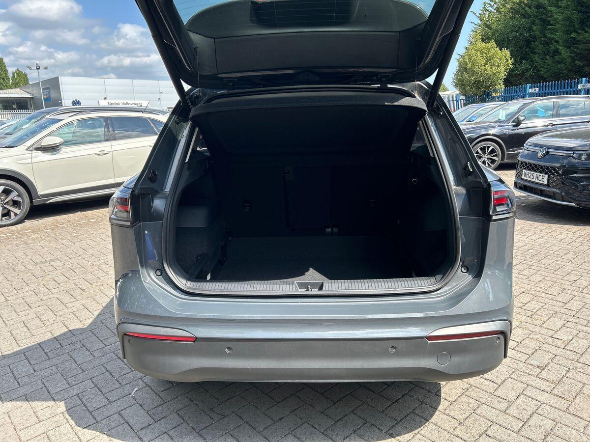 Volkswagen Tiguan Photo at-9046696aaa43407eb1c735a129add945.jpg