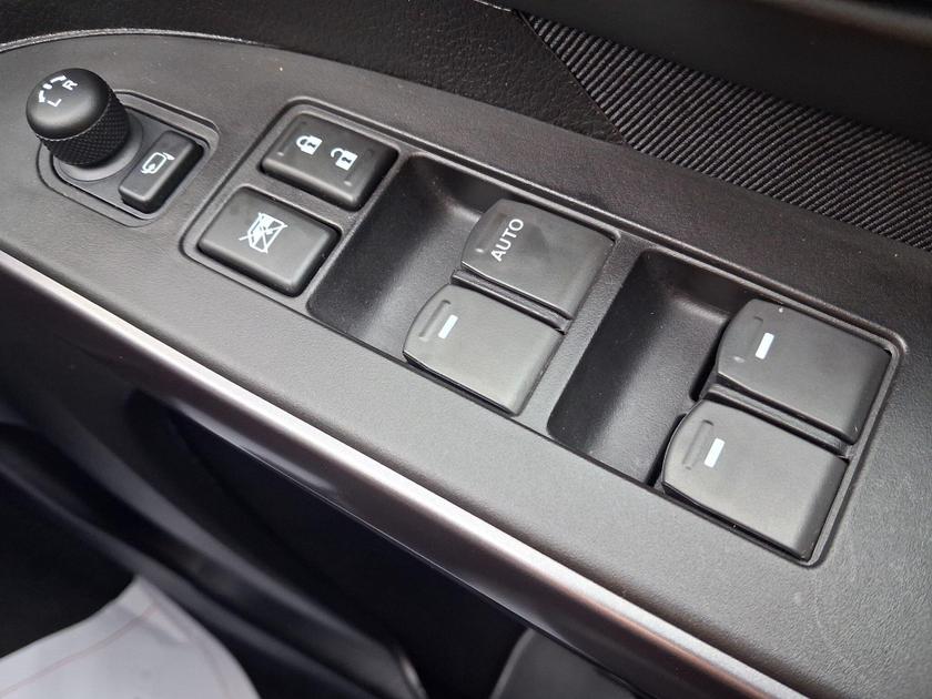 Suzuki S-Cross Photo at-904cf4036e80402c80ec0eb671e3e430.jpg