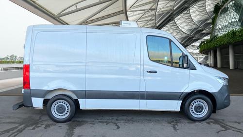 Mercedes-Benz Sprinter Photo at-9065e77fe50f439db6d7e9e9a4db8b2e.jpg