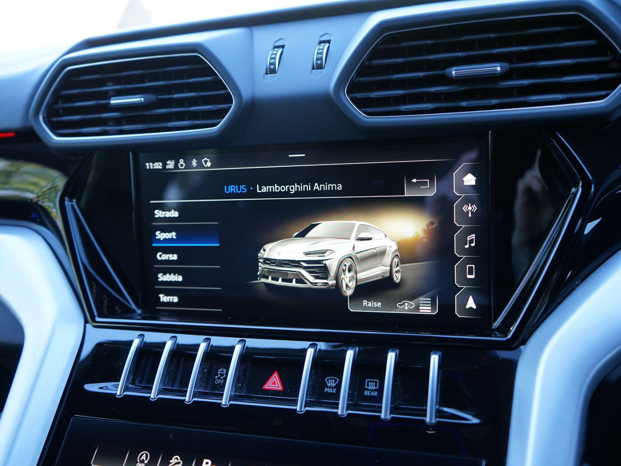 Lamborghini Urus 4.0 V8 BiTurbo SUV 5dr Petrol Auto 4WD Euro 6 (650 ps) — photo 41