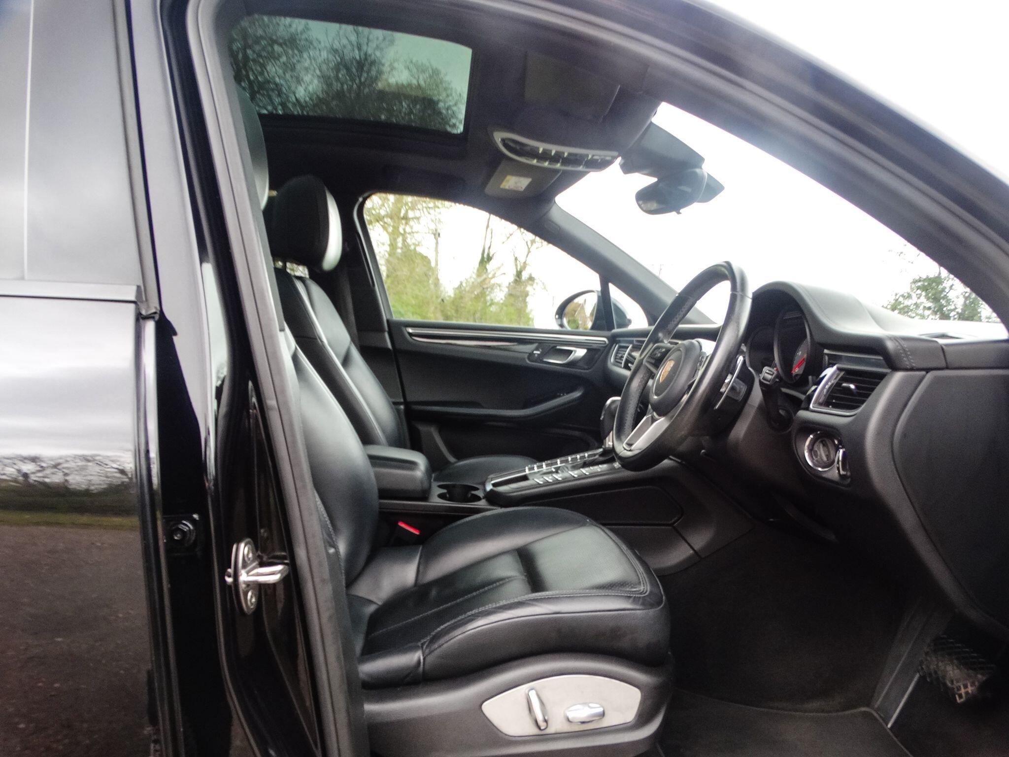 Porsche Macan 3.0 TD V6 S SUV 5dr Diesel PDK 4WD Euro 6 (s/s) (258 ps) — photo 19