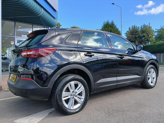Used Vauxhall Grandland X FG68HHR 9