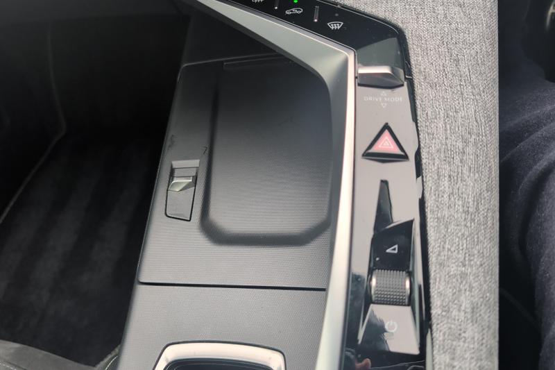 Used Peugeot E-3008 NV24VOB 36