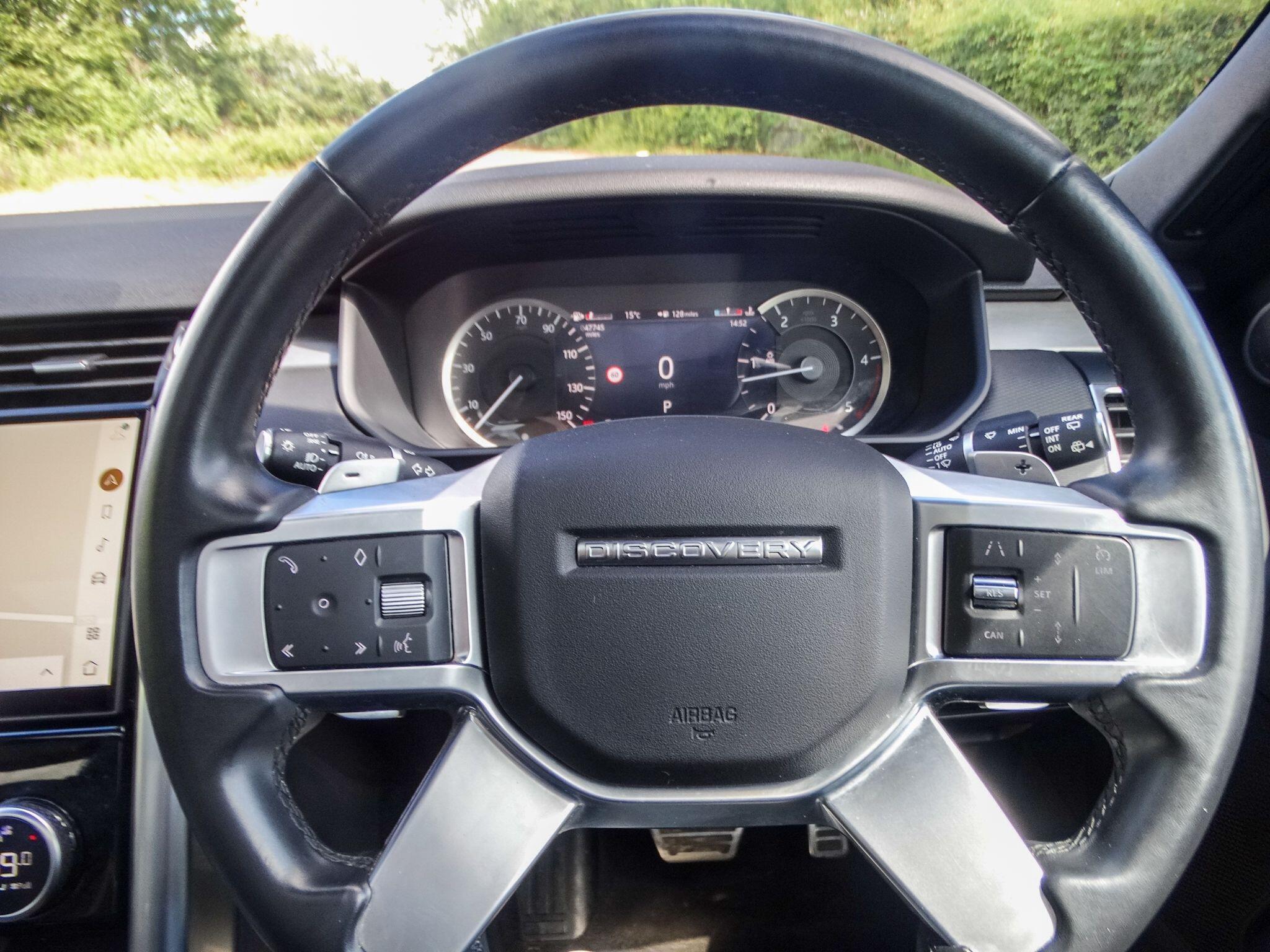 Land Rover Discovery 3.0 D300 MHEV R-Dynamic SE Auto 4WD Euro 6 (s/s) 5dr — photo 7