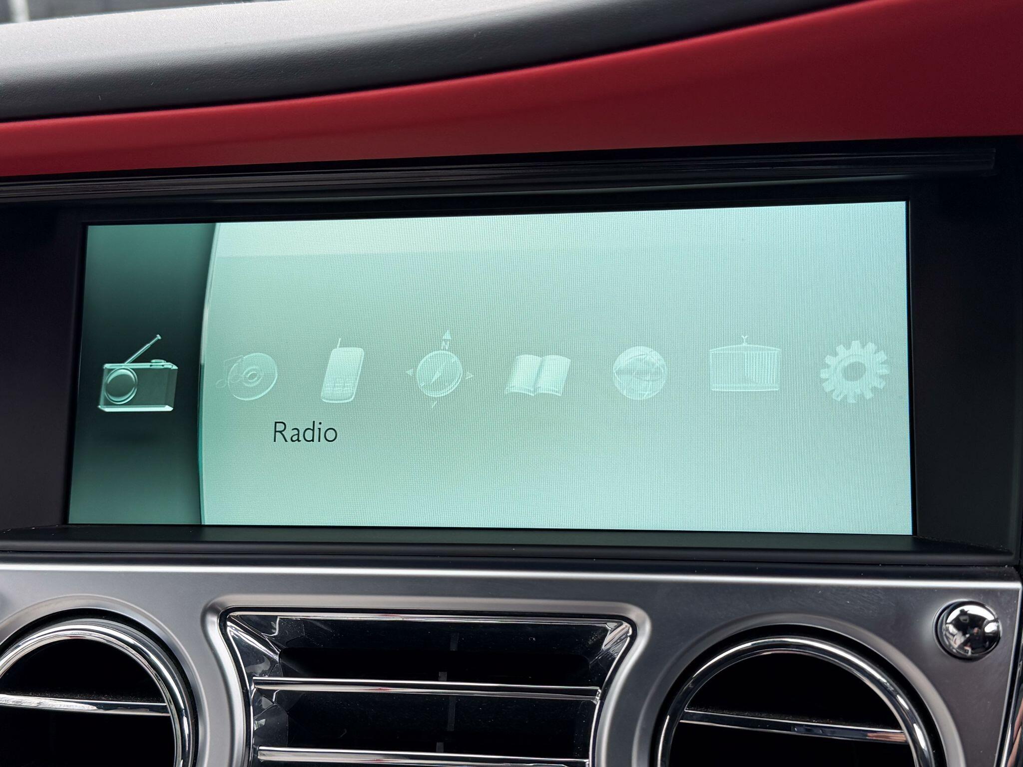 Rolls-Royce Dawn 6.6 V12 Convertible 2dr Petrol Auto Euro 6 (563 bhp) — photo 22