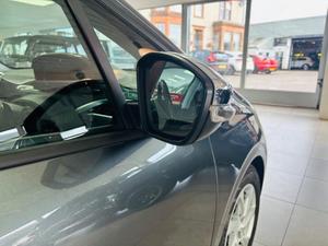Peugeot 208 Photo 8