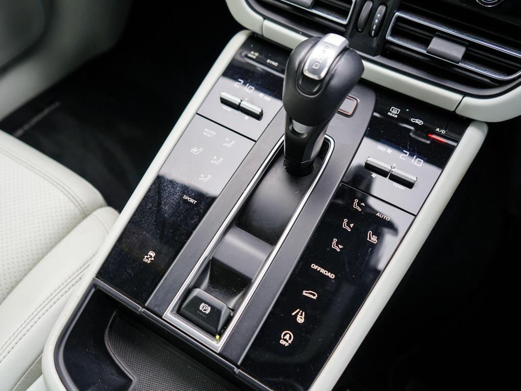Used Porsche Macan LX72PFK 32