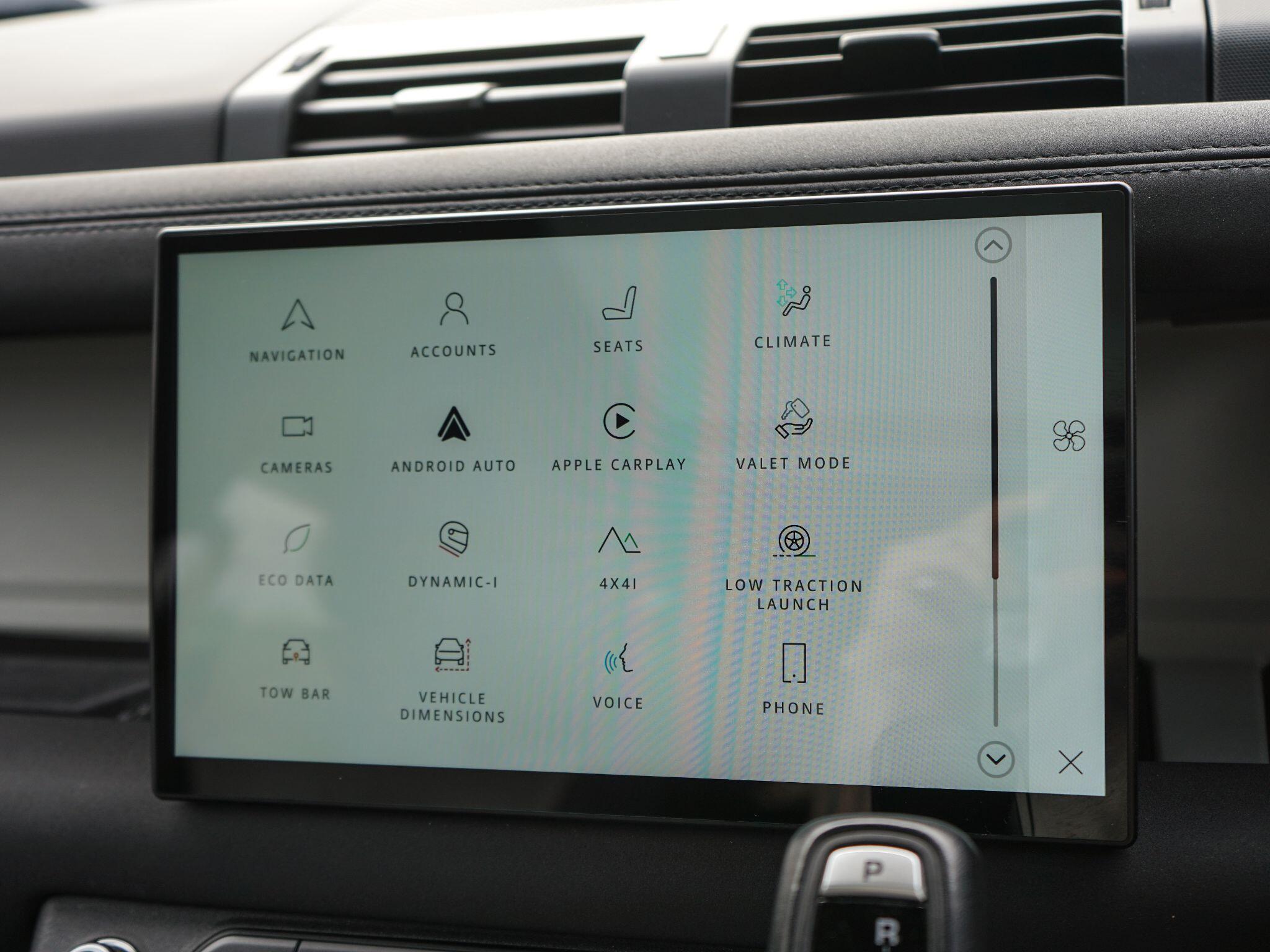 Land Rover Defender 110 3.0 D300 MHEV X-Dynamic SE SUV 5dr Diesel Auto 4WD Euro 6 (s/s) (300 ps) — photo 29