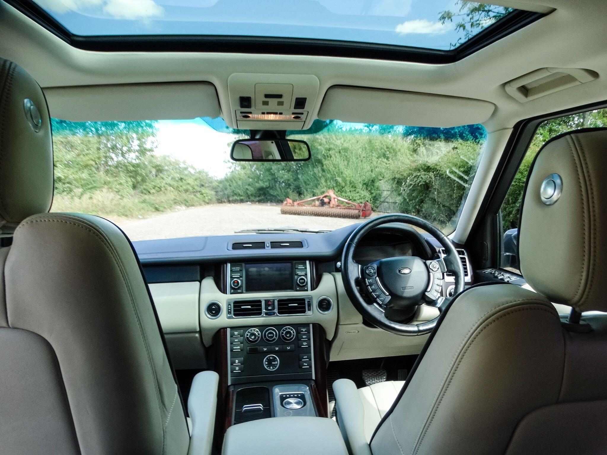 Land Rover Range Rover 4.4 TD V8 Vogue Auto 4WD Euro 5 5dr — photo 14