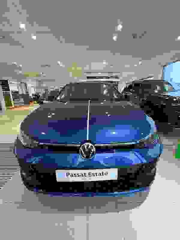 Used ~ Volkswagen Passat 1.5 eTSI MHEV R-Line DSG Euro 6 (s/s) 5dr Reef Blue with Black Roof at Martins Group