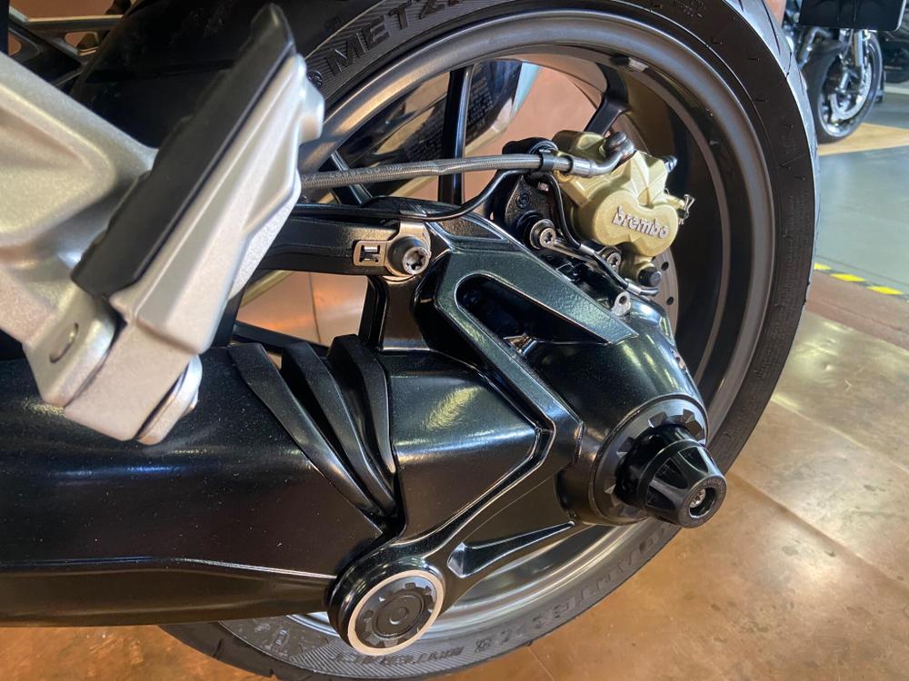 BMW R 1200 R Photo at-919deec7e5b0429092afef2c5150a7b8.jpg