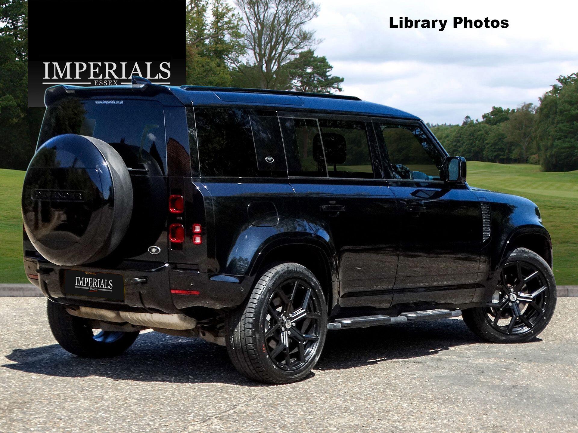 Land Rover Defender 110 3.0 D300 MHEV X-Dynamic SE Auto 4WD Euro 6 (s/s) 5dr — photo 3