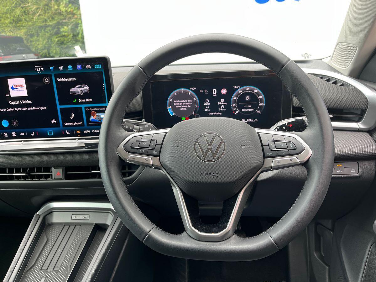Volkswagen T-Roc Photo at-92146d2eff37457b9870ef3800c42197.jpg