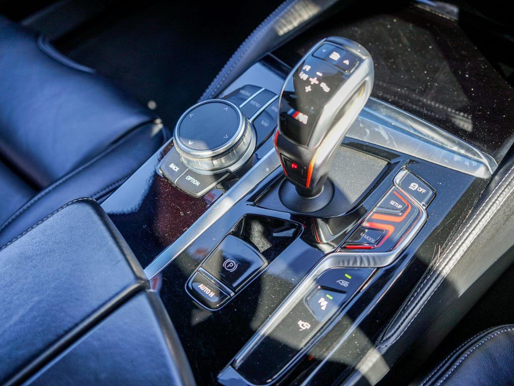 Used BMW M5 YG71ZNA 31