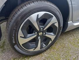 Suzuki SWIFT Photo 9