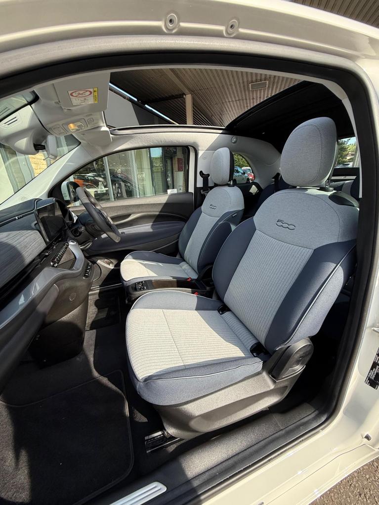 Used Fiat 500e C VX22LHV 25