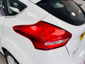 Ford Focus Photo 13