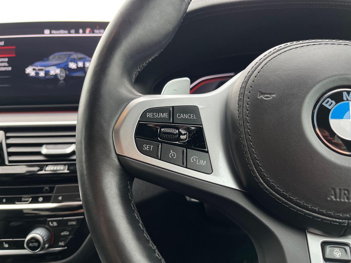 BMW 5 Series Photo 15